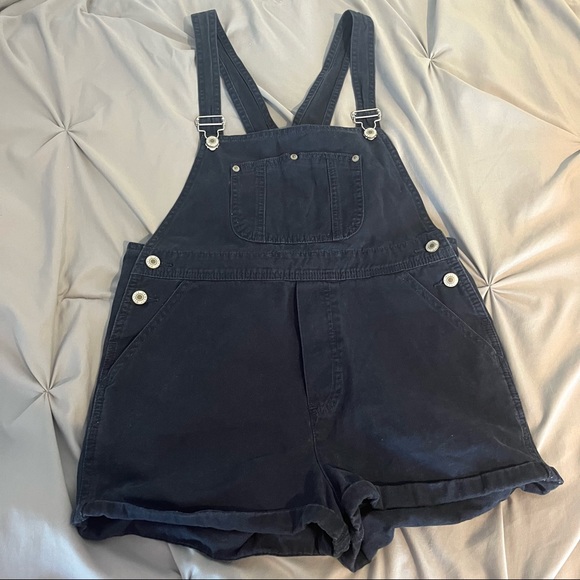 Brandy Melville Overalls Shorts - Picture 7 of 10